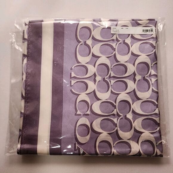 NWT COACH C8362 Signature Print Silk Square Scarf Mist Violet Purple - Picture 1 of 3